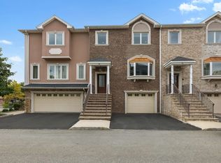 33 Jacobs Lndg, Secaucus, NJ 07094