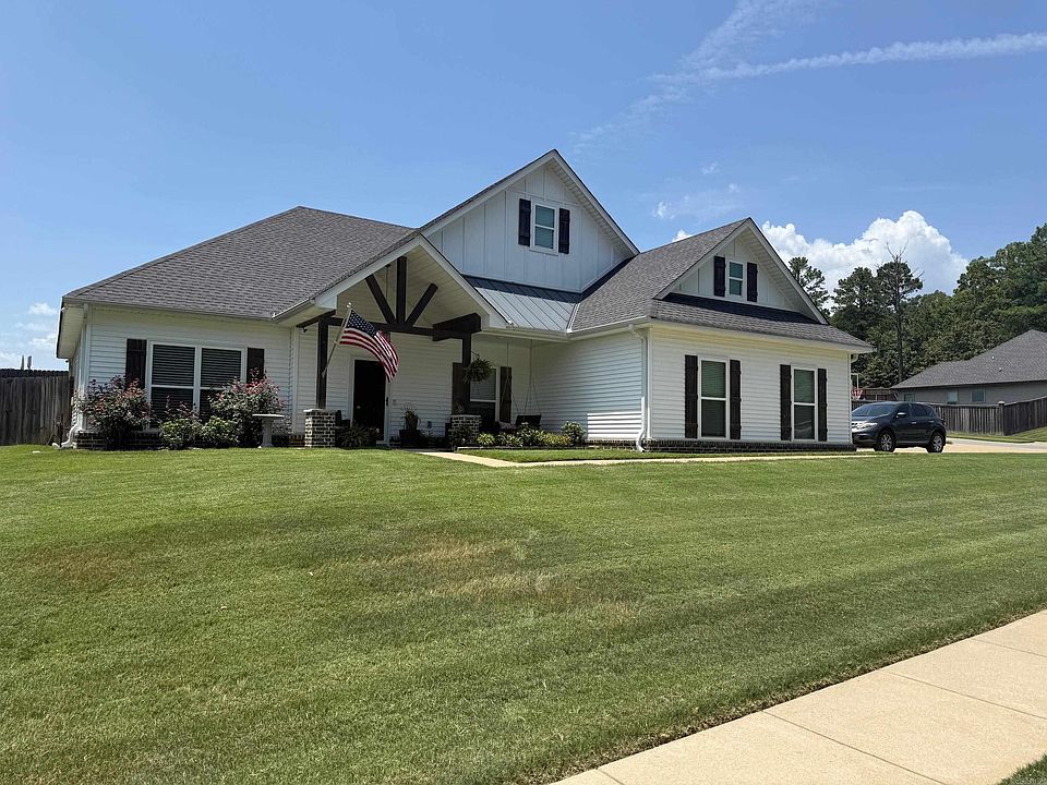 1st image of 3903 Hampton Dr