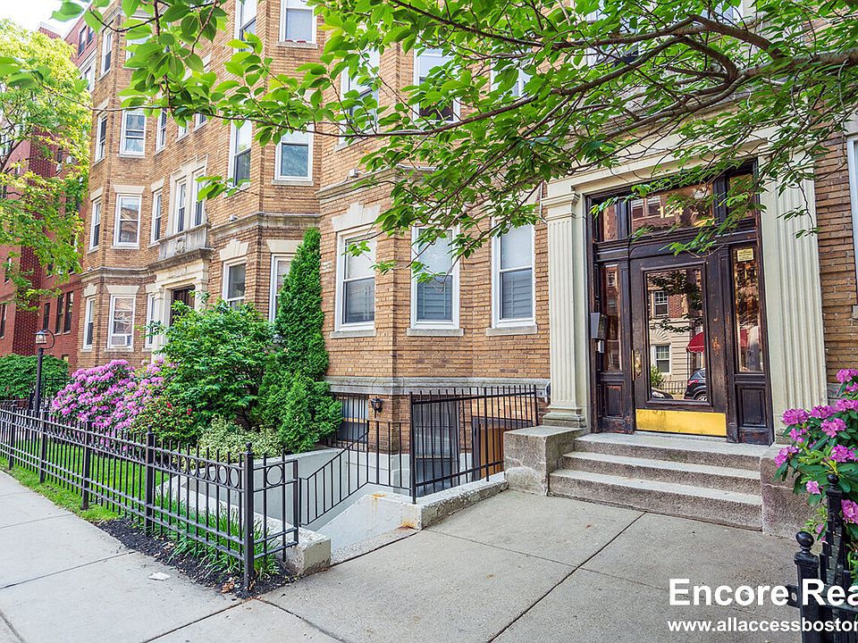 2nd image of 124 Peterborough St APT 7
