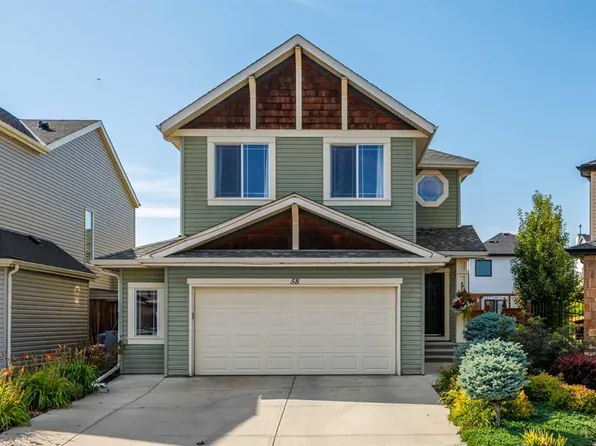 58 E Copperstone Close SE, Calgary, AB T2Z 0P4