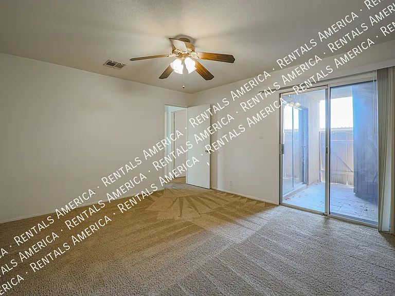 317 W Hononegh Dr #5 — Photo 22