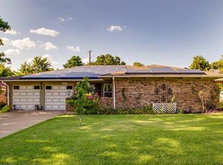 2107 Kristin Ln, Arlington, TX 76012