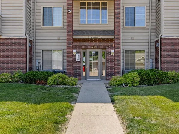 250 Cimarron Dr Unit 309, Hiawatha, IA 52233