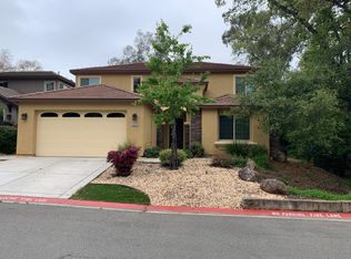 8083 Village Estates Ln, Fair Oaks, CA 95628