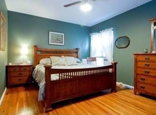 527 W Brompton Ave, Chicago, IL 60657
