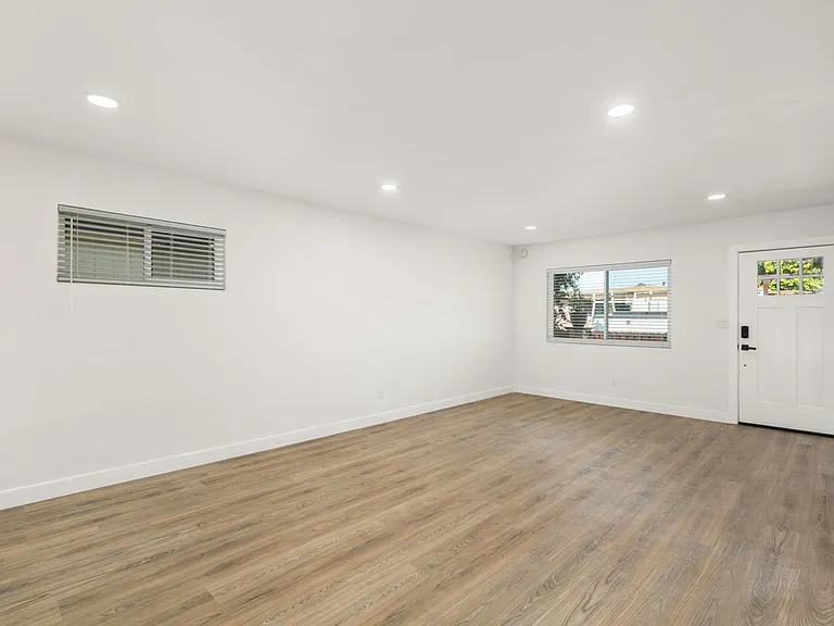 1759 Pentuckett Ave — Photo 10