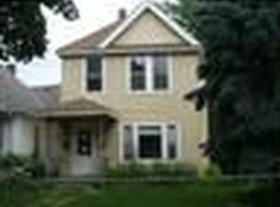 921 4th St E, Saint Paul, MN 55106