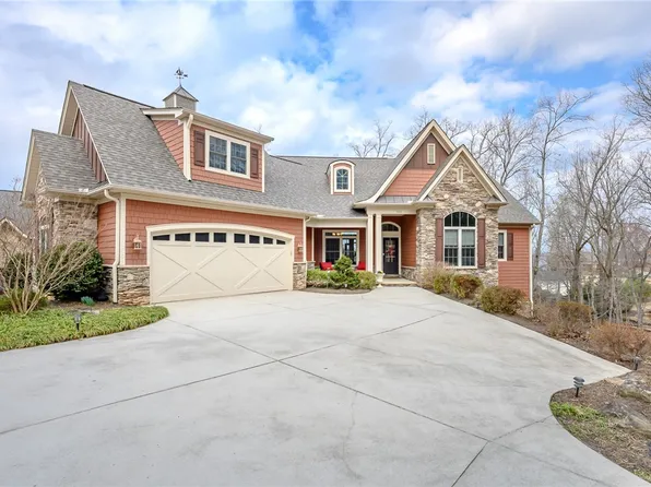 504 Petty Cove Ln, Seneca, SC 29672