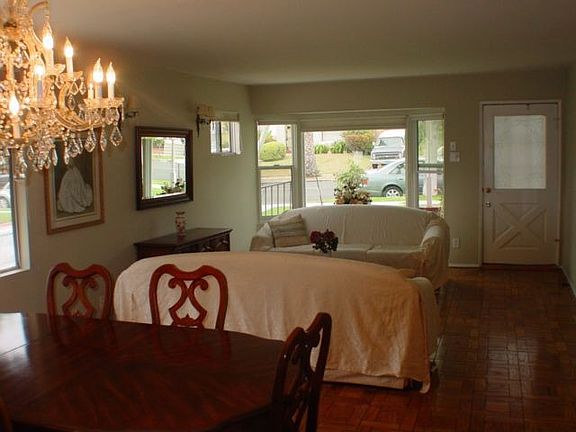 Living room / dining room