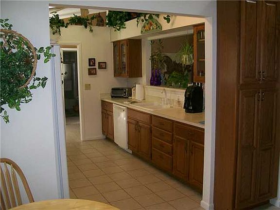 4th image of 630 Redwood Ct