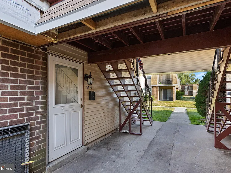 14 Florence Tollgate Pl #4 — Photo 2