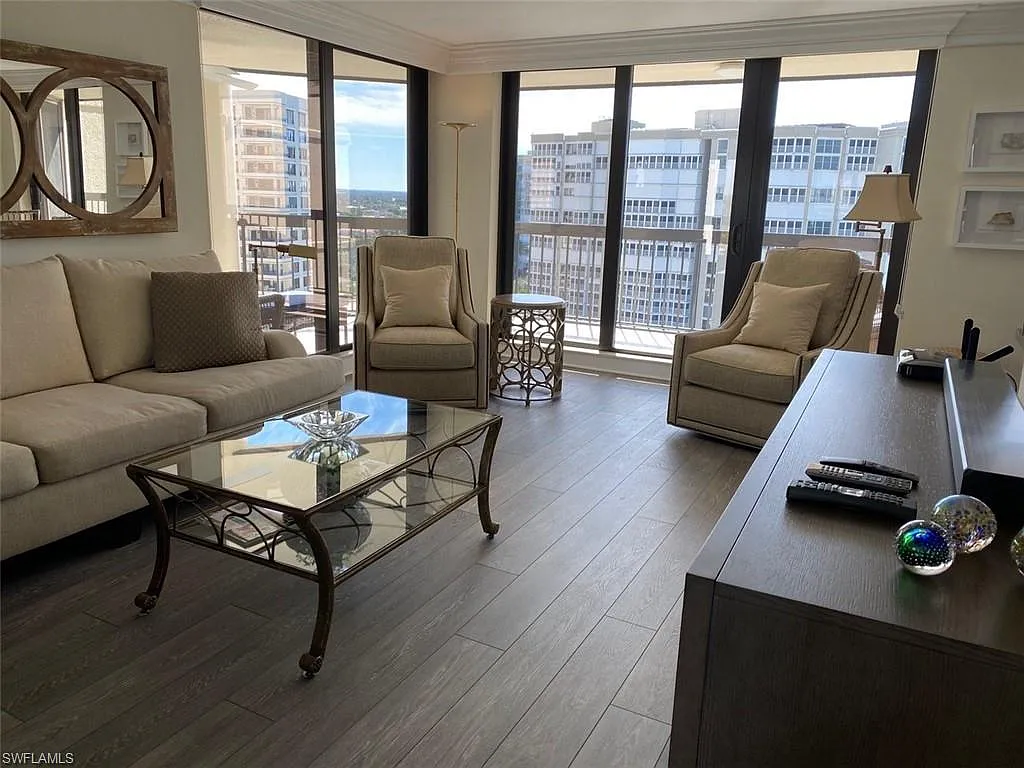 2 bed, 2.0 bath, 1800 sqft, $14,000 — Photo 3