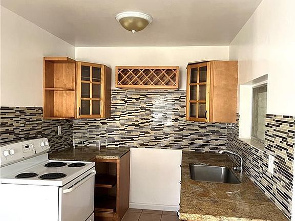 5th image of 4340 NW 59th Ct