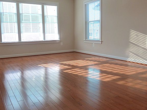 2nd image of 407 Parkview Ave