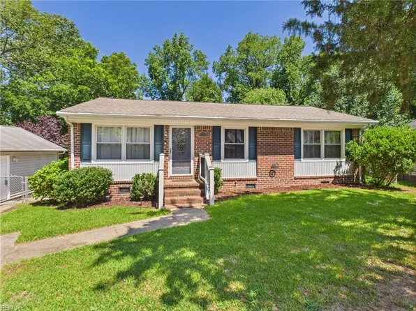 1098 Greenwood St, Norfolk, VA 23513