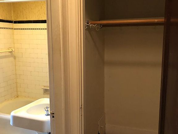 4th image of 60 Fellsway W #32