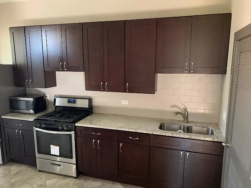 5 bed, 1500 sqft, $2,200 — Photo 4