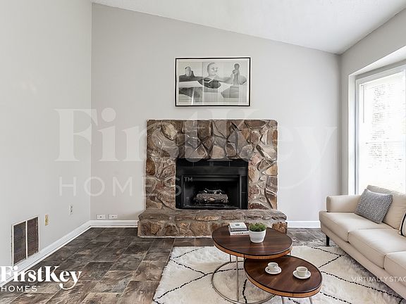 3rd image of 434 Ashwood Dr