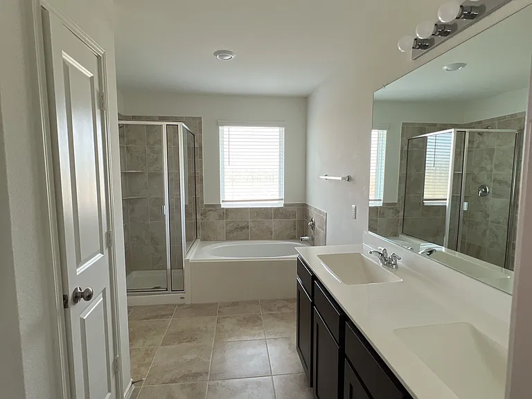 15209 Spruce Frost Cv #B — Photo 15