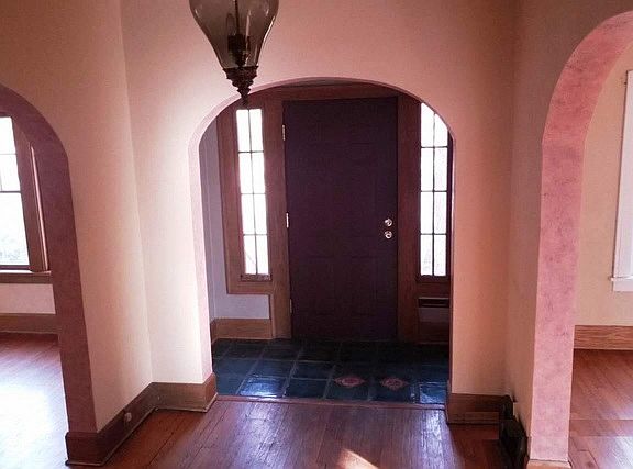 2nd image of 720 Paris Ave