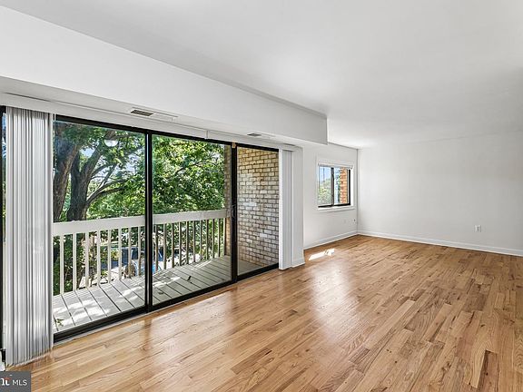 4th image of 6301 Hil Mar Dr #410