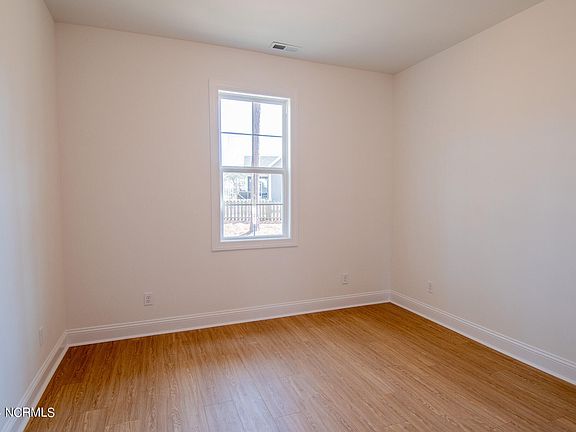 3rd image of 319 Bobbys Drive