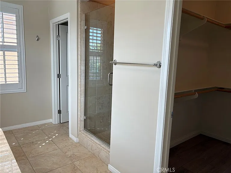 66 Somerton — Photo 24