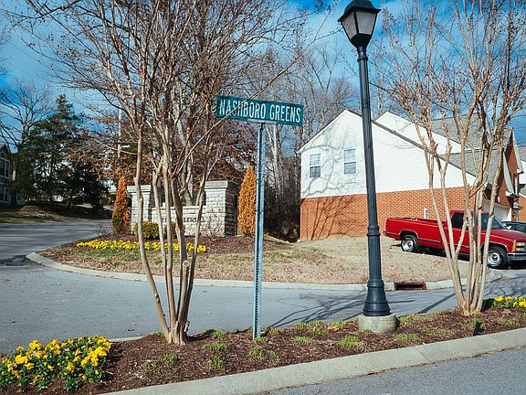 3rd image of 100 Nashboro Grns