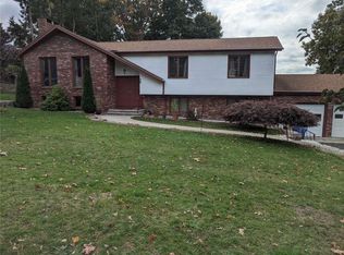 39 Meshanticut Valley Pkwy, Cranston, RI 02920