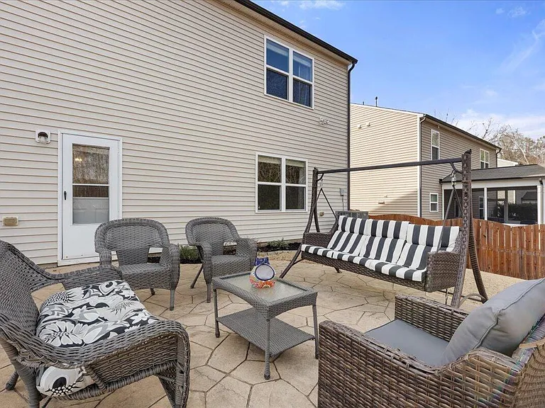 2678 Averon Dr — Photo 33