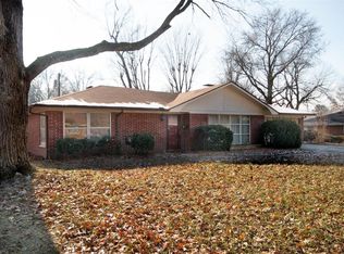 320 Clearview Dr, Belleville, IL