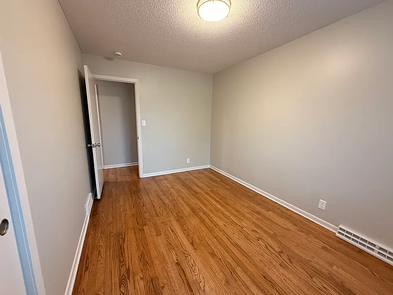 1216 Robin Dr — Photo 18