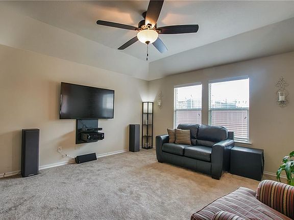 5th image of 3023 Glenrose Dr