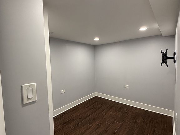 5th image of 3251 W Evergreen Ave #1