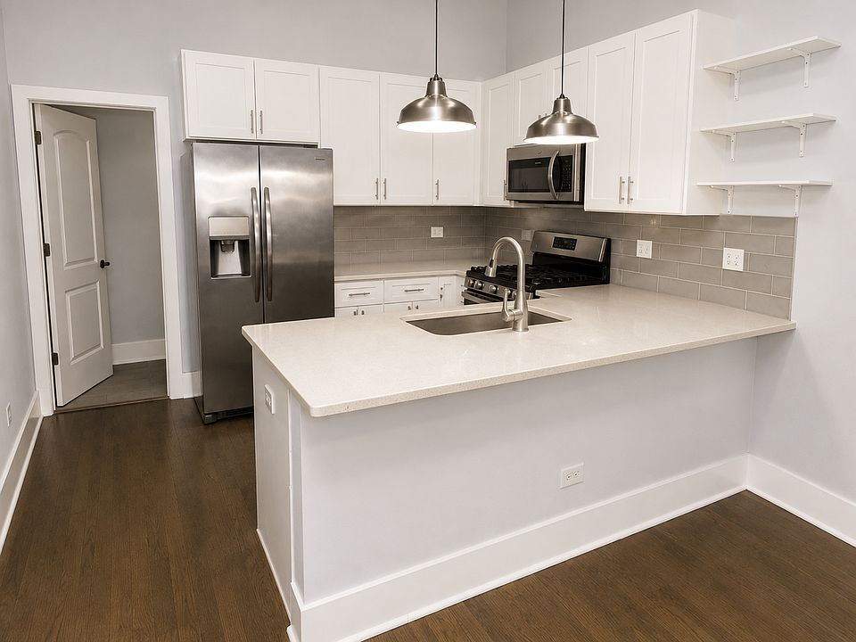 1st image of 1722 W 21st St APT 1R