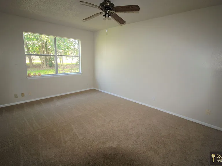 1706 Cole St — Photo 10