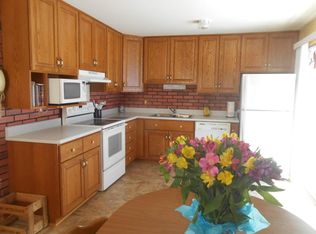 N64W28525 Meadowlark Ln, Hartland, WI 53029