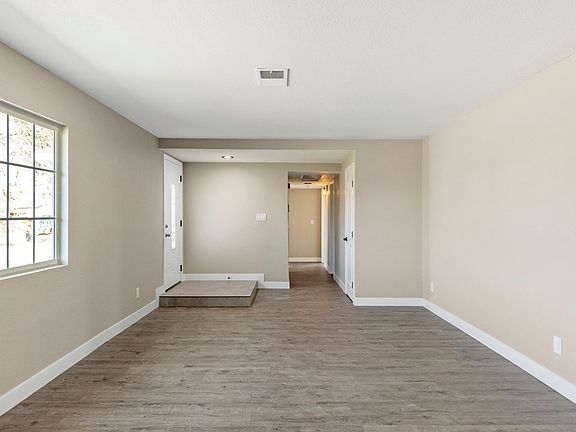 3rd image of 8577 Hickory Dr