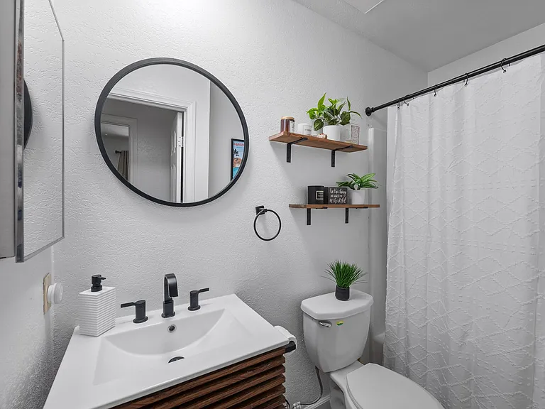 510 N Villa Ct #100 — Photo 6