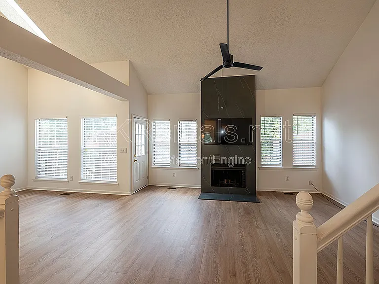 2200 Goodwood Blvd SE — Photo 4