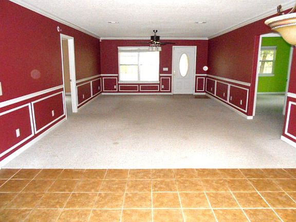 2nd image of 992 Heritage Cir