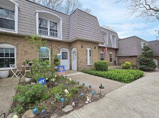 655 Middle Country Rd #2-2E2, Coram, NY 11727