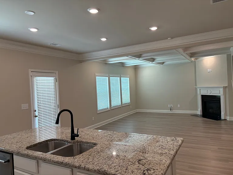 18 Dorothy Ln — Photo 11