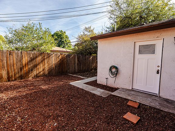 4th image of 1135 E Alexander Ave #2