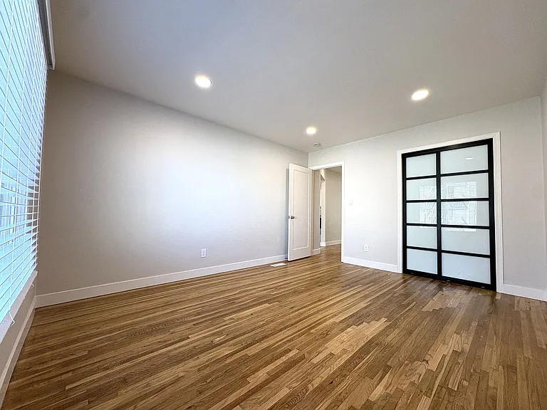 1327-1329 Judah Street — Photo 14