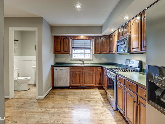 4th image of 204 E Mountain View Rd APT 40