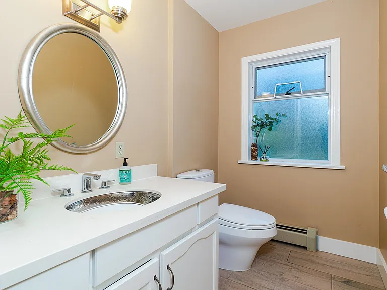 68XX Arbutus St — Photo 5