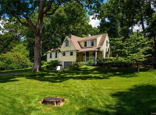 409 Round Lake Park Rd, Monroe, NY 10950