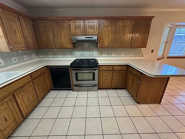 7503 Elmhurst Dr — Photo 10