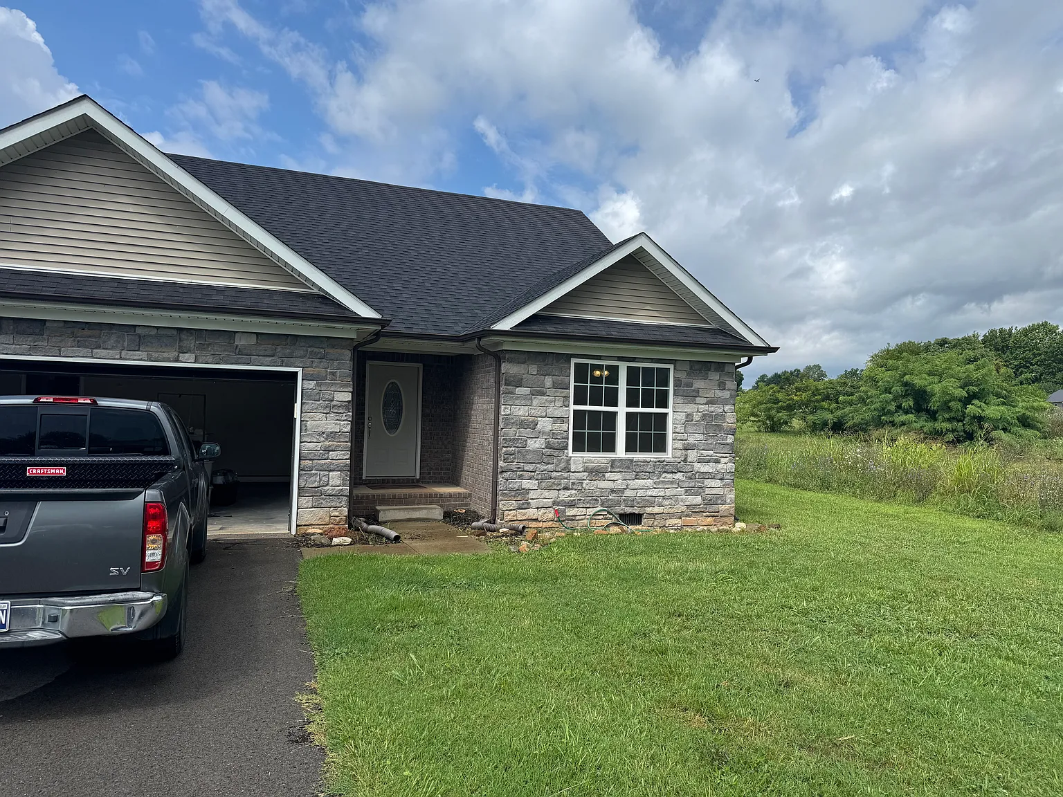 3 bed, 1316 sqft, $1,600 — Photo 1